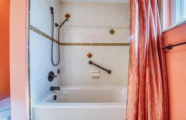 9548 141ST STREET, Seminole, FL 33776