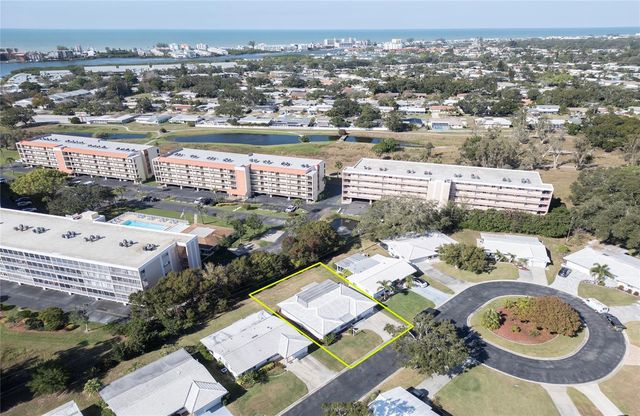 9548 141ST STREET, Seminole, FL 33776