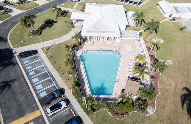 9548 141ST STREET, Seminole, FL 33776