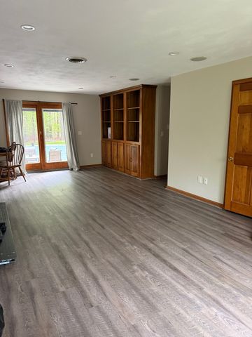 129 Balcom St 1, Mansfield, MA 02048