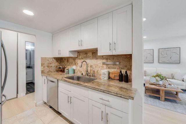 1070 Mercedes Avenue 1, Los Altos, CA 94022