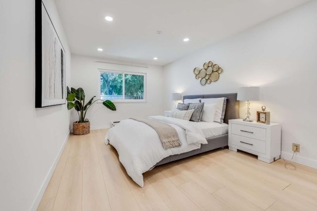 1070 Mercedes Avenue 1, Los Altos, CA 94022