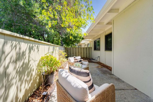 1070 Mercedes Avenue 1, Los Altos, CA 94022