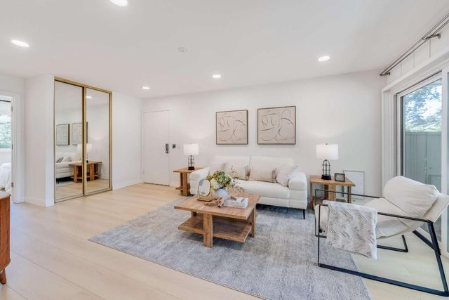 1070 Mercedes Avenue 1, Los Altos, CA 94022