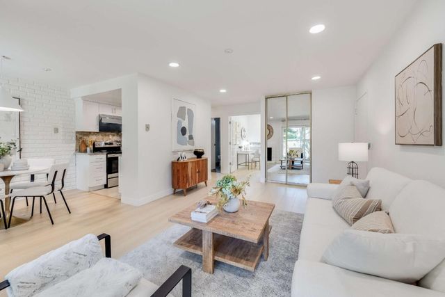 1070 Mercedes Avenue 1, Los Altos, CA 94022