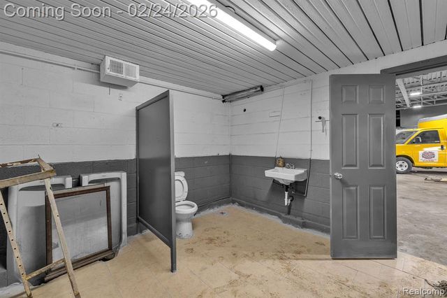 22541 Grand River Avenue, Detroit, MI 48219