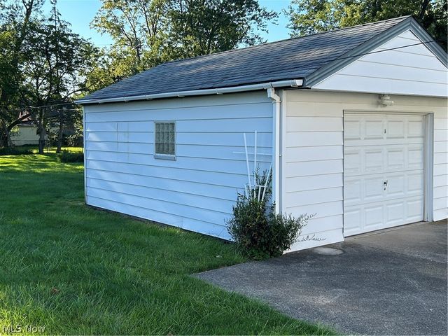 6908 Orchard Boulevard, Parma Heights, OH 44130