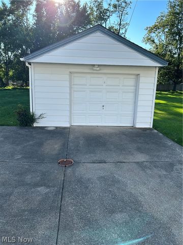 6908 Orchard Boulevard, Parma Heights, OH 44130