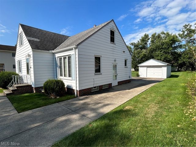 6908 Orchard Boulevard, Parma Heights, OH 44130