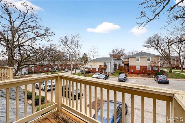 1432 Thrush Place, Brentwood, MO 63144