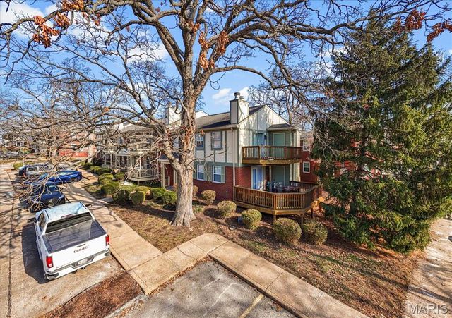 1432 Thrush Place, Brentwood, MO 63144