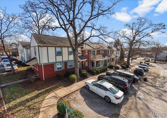 1432 Thrush Place, Brentwood, MO 63144