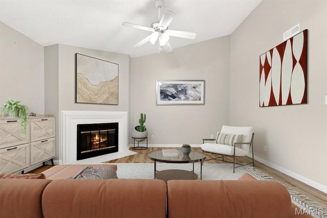 1432 Thrush Place, Brentwood, MO 63144