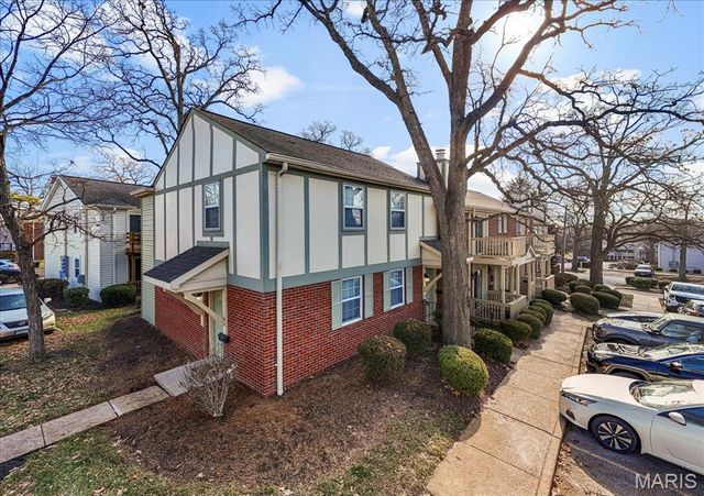 1432 Thrush Place, Brentwood, MO 63144