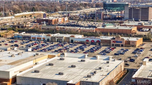 1432 Thrush Place, Brentwood, MO 63144