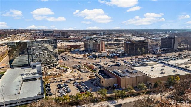 1432 Thrush Place, Brentwood, MO 63144