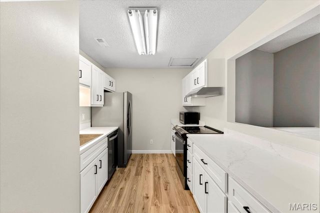 1432 Thrush Place, Brentwood, MO 63144