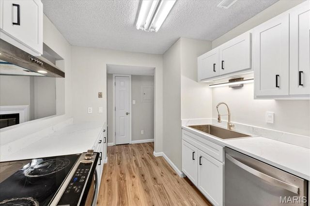 1432 Thrush Place, Brentwood, MO 63144