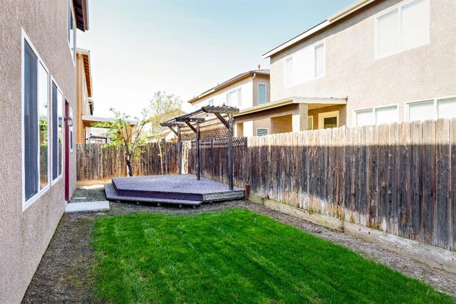 7464 E Robinson Avenue, Fresno, CA 93737