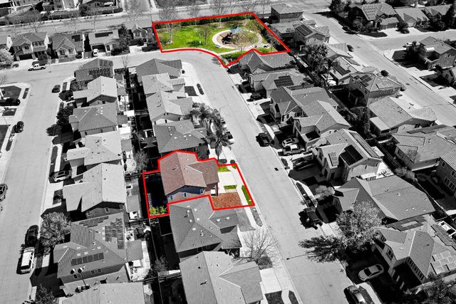 7464 E Robinson Avenue, Fresno, CA 93737