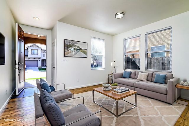 7464 E Robinson Avenue, Fresno, CA 93737