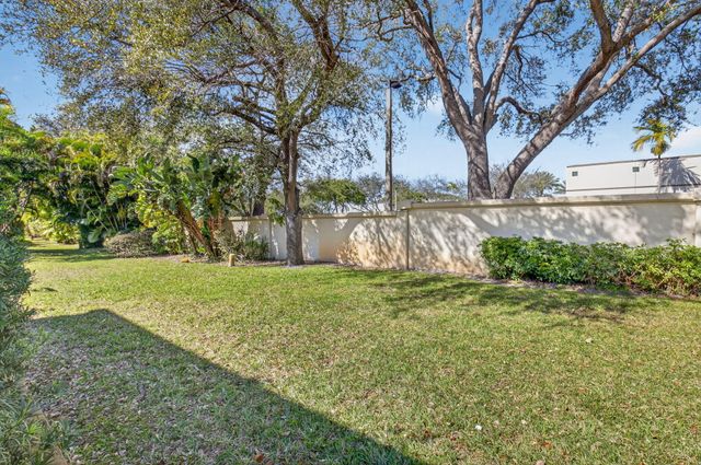 4761 NW 2nd Avenue 301, Boca Raton, FL 33431