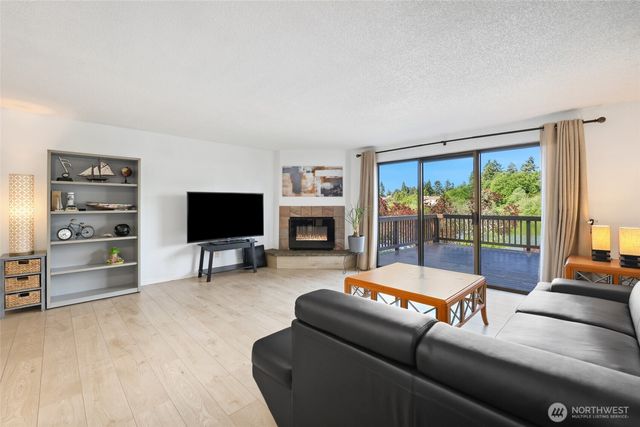 30831 13th Place S #13, Federal Way, WA 98003