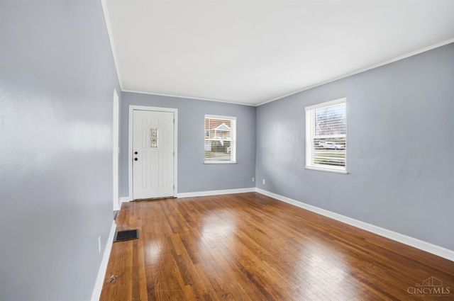 3935 Carrie Avenue, Cheviot, OH 45211