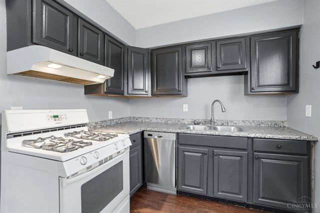 3935 Carrie Avenue, Cheviot, OH 45211