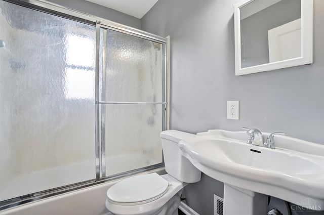 3935 Carrie Avenue, Cheviot, OH 45211