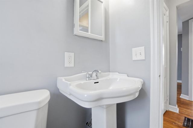 3935 Carrie Avenue, Cheviot, OH 45211