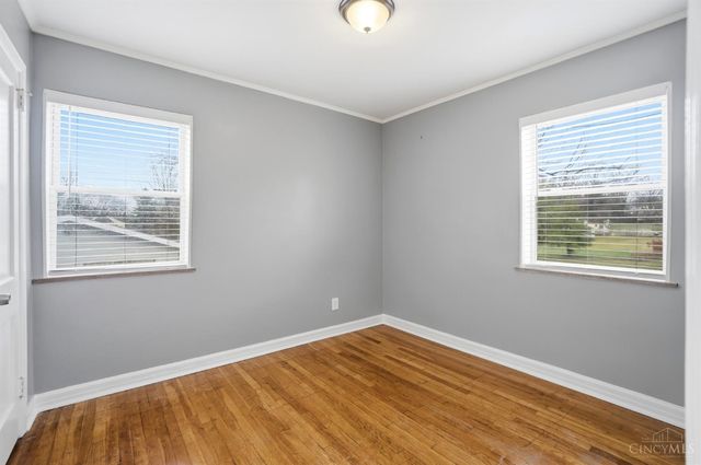 3935 Carrie Avenue, Cheviot, OH 45211