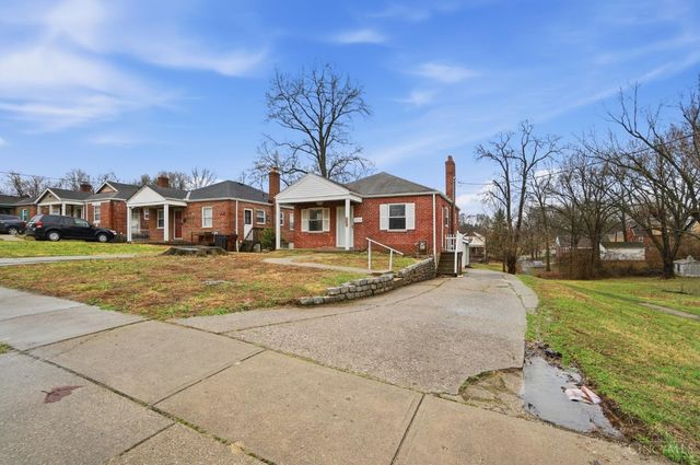 3935 Carrie Avenue, Cheviot, OH 45211