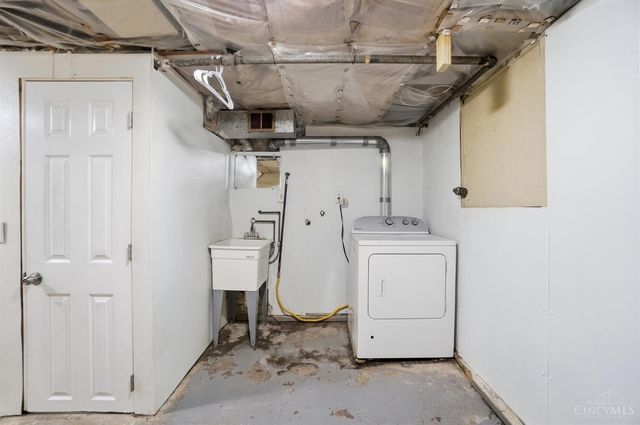 3935 Carrie Avenue, Cheviot, OH 45211