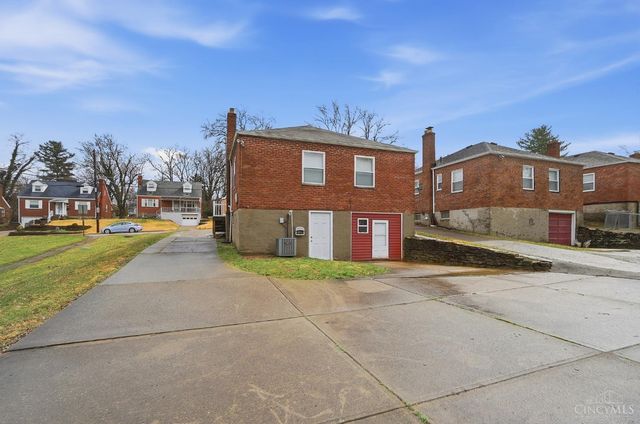 3935 Carrie Avenue, Cheviot, OH 45211