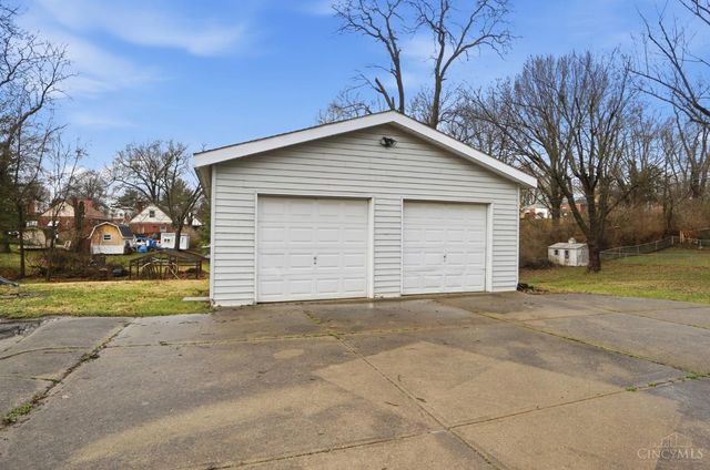 3935 Carrie Avenue, Cheviot, OH 45211