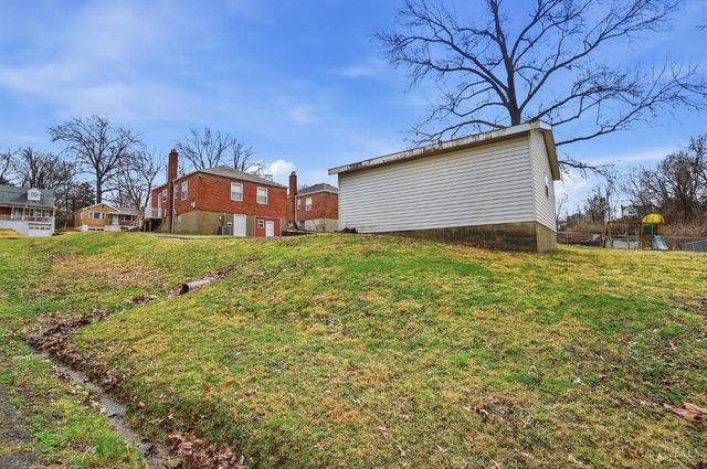 3935 Carrie Avenue, Cheviot, OH 45211