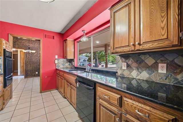 2716 N Eagle Lane, Oklahoma City, OK 73127