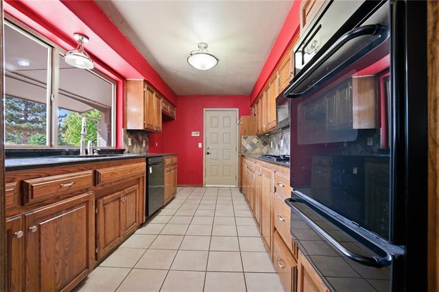 2716 N Eagle Lane, Oklahoma City, OK 73127