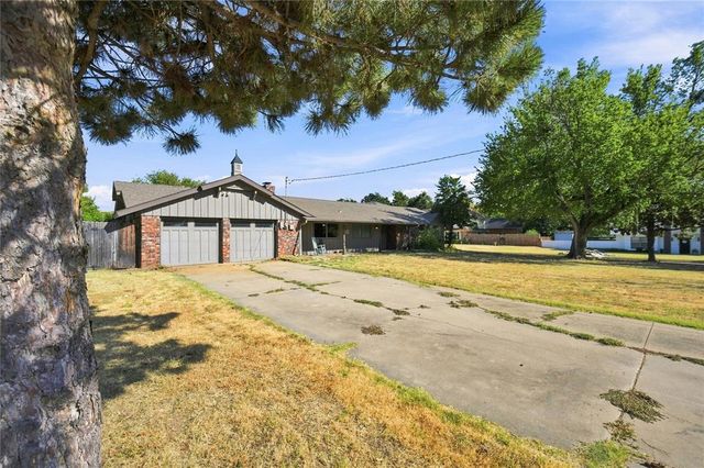 2716 N Eagle Lane, Oklahoma City, OK 73127