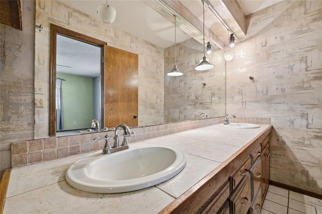 2716 N Eagle Lane, Oklahoma City, OK 73127