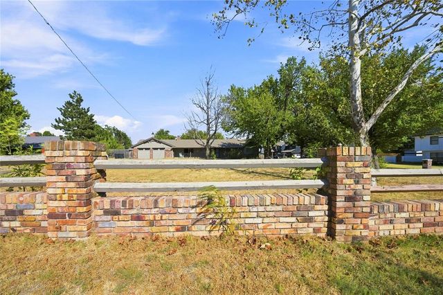 2716 N Eagle Lane, Oklahoma City, OK 73127