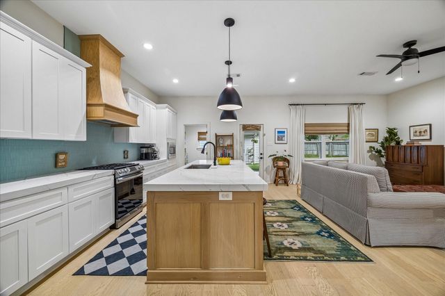 1034 Bethlehem Street, Houston, TX 77018