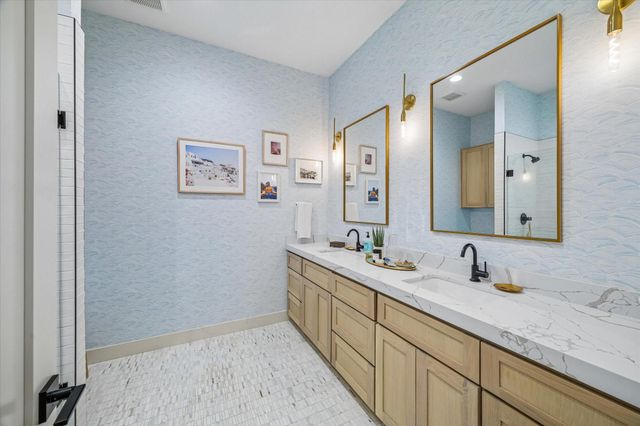 1034 Bethlehem Street, Houston, TX 77018