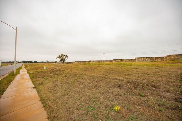 132 Buffalo Ridge RD, Giddings, TX 78942