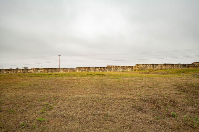 132 Buffalo Ridge RD, Giddings, TX 78942