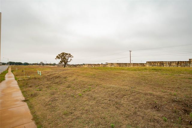 132 Buffalo Ridge RD, Giddings, TX 78942