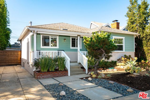 3977 Berryman Avenue, Los Angeles, CA 90066