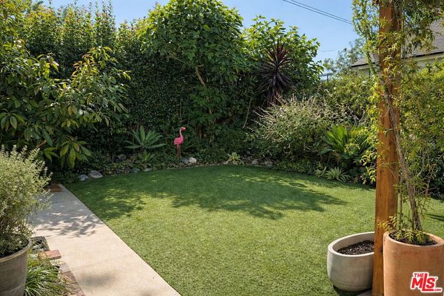 3977 Berryman Avenue, Los Angeles, CA 90066