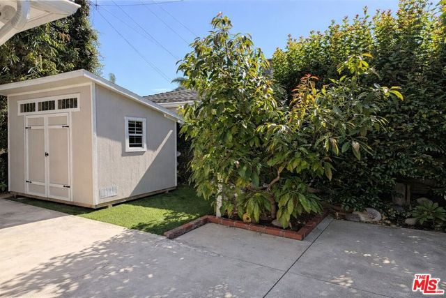 3977 Berryman Avenue, Los Angeles, CA 90066